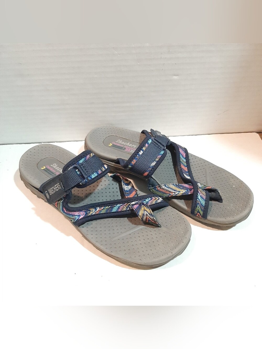Skechers Women's 7 Reggae Zig Swag sandals blue with a multi-color woven strap - Picture 2 of 5